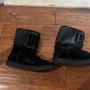Black uggs boots
